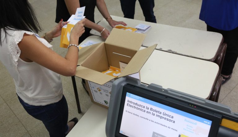 Sugieren una combinación de sistemas para las elecciones en Neuquén y Río Negro